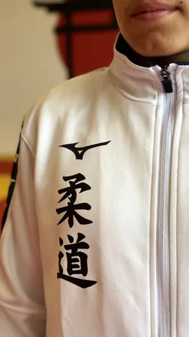 lightbox_images/mobile/mobile_mizuno-mikina-chars.webp