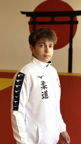 lightbox_images/mobile/mobile_mizuno-mikina-side2.webp